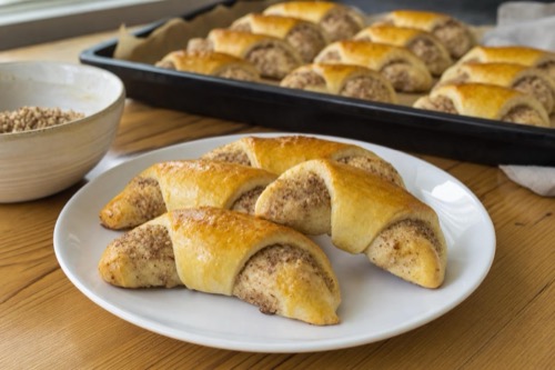 Orechové rožky z kysnutého cesta – recept starej mamy