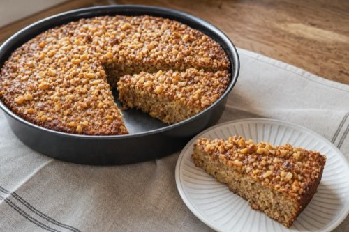 Ovsený koláč s banánmi, kokosom a orechmi – bez múky