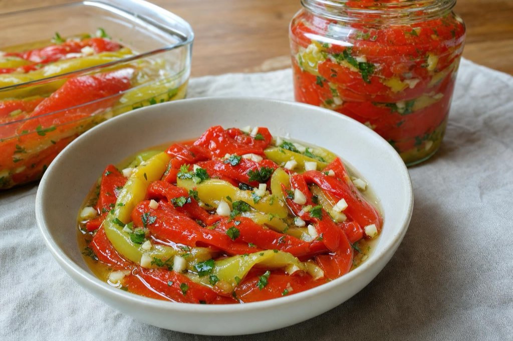 Paprika s cesnakom v octovom náleve na zimu