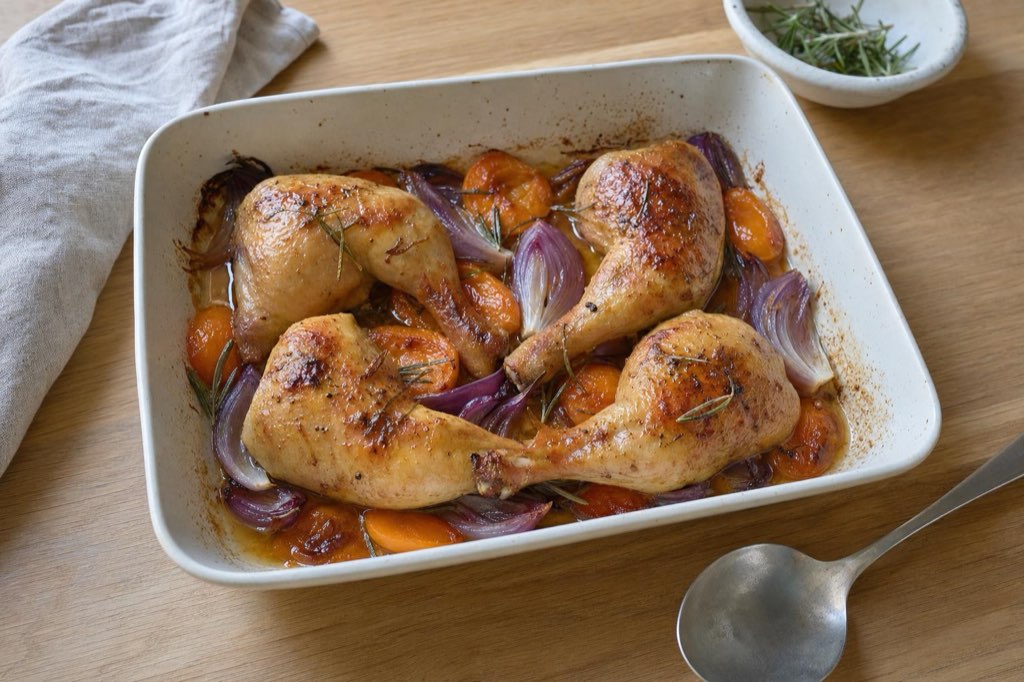 Roasted chicken legs with apricots and rosemary
