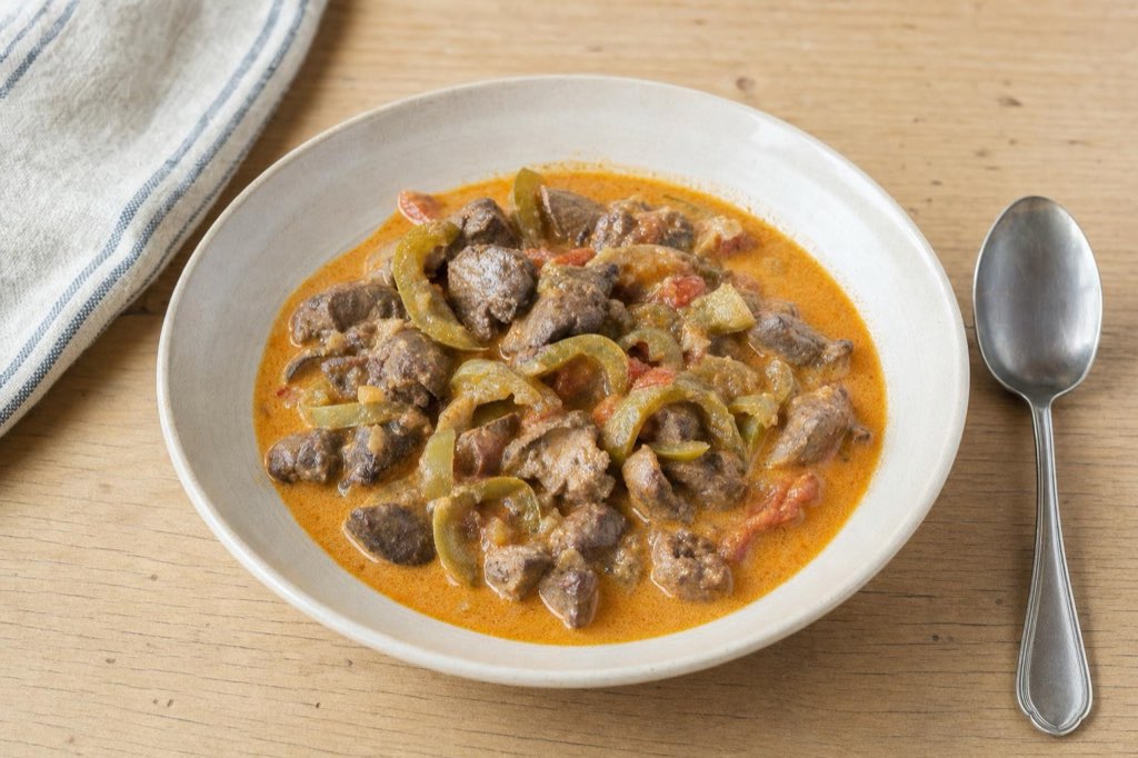 Perkelt: Slovak chicken liver stew