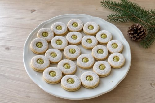 Pistachio Linzer cookies: pistachios in the dough and filling, with no jam