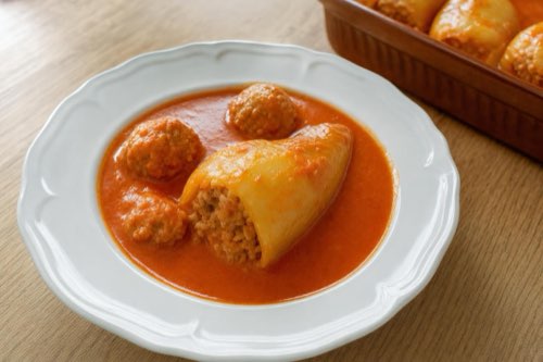 Plnená paprika v paradajkovej omáčke podľa babičky