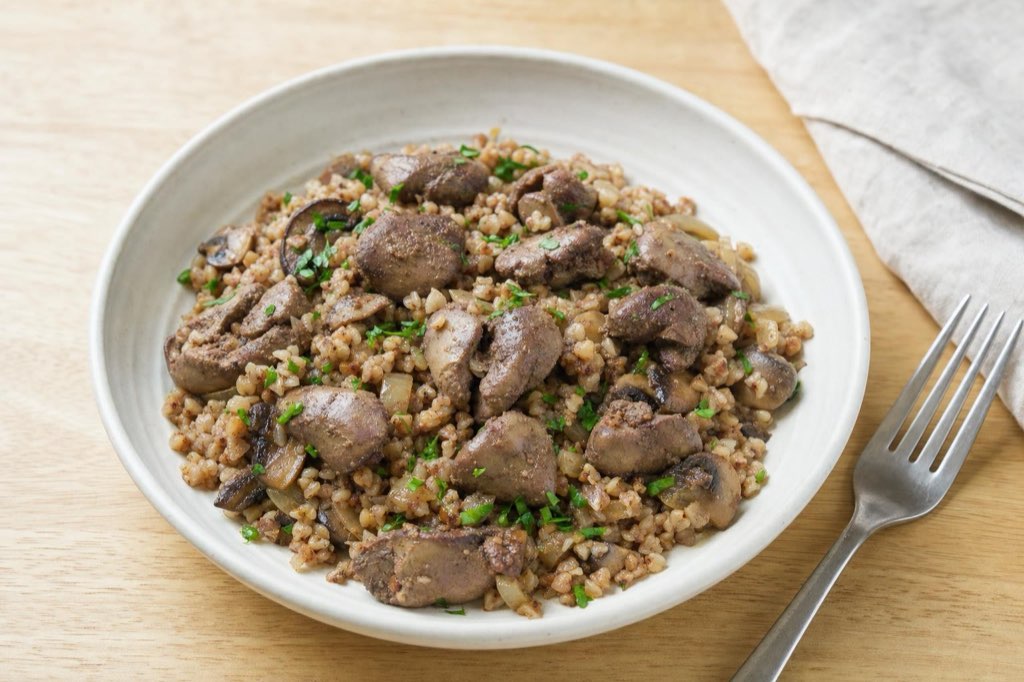 Buckwheat with chicken liver, mushrooms and onion