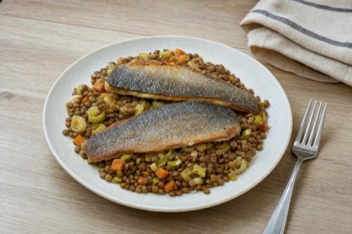 Trout fillets with lentils, leeks, and mustard