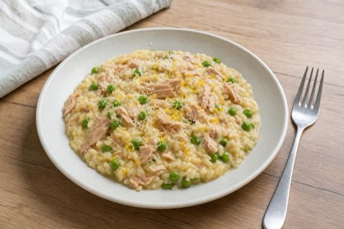 Tuna risotto with peas and lemon zest