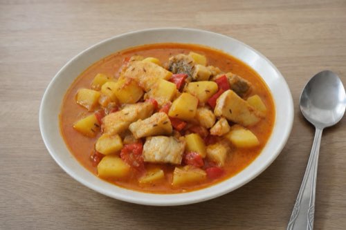 Carp goulash with potatoes and bell pepper