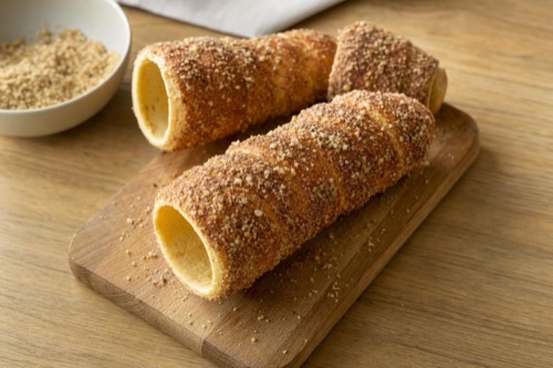 Slovenský trdelník s orechmi a škoricou ako z trhov