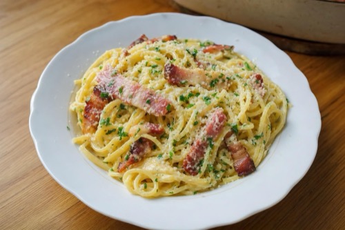 Smotanová carbonara s oravskou slaninou a parmezánom