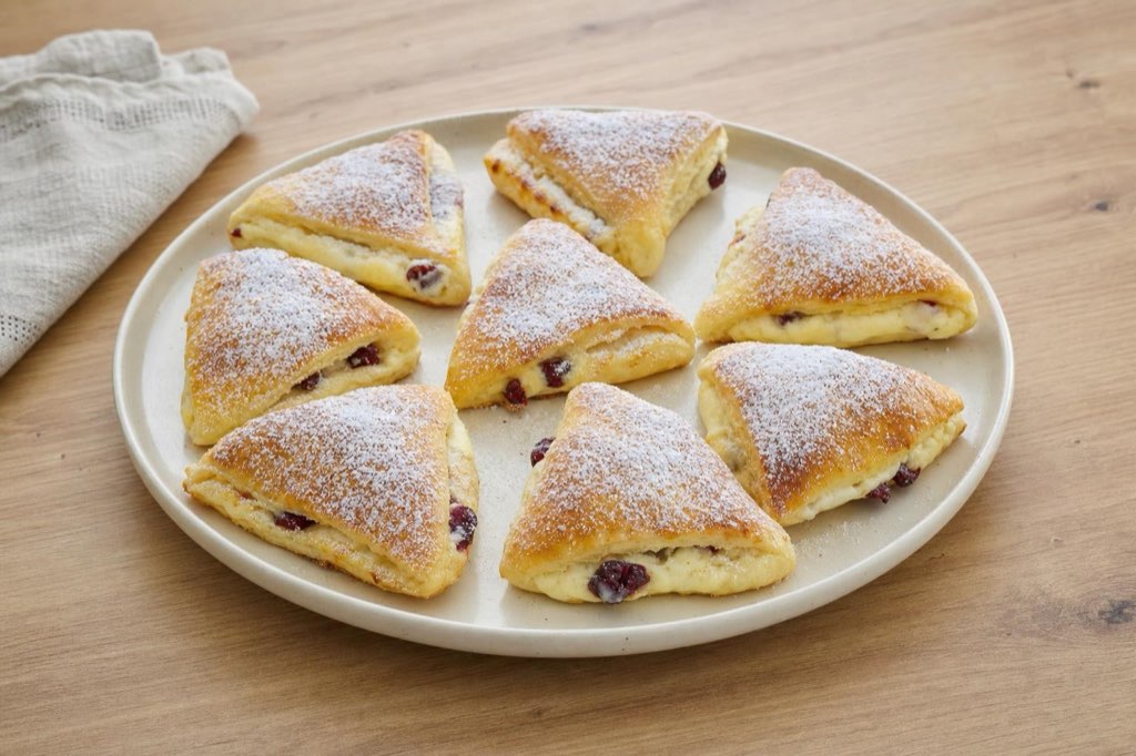 No-rise quark and cranberry turnovers