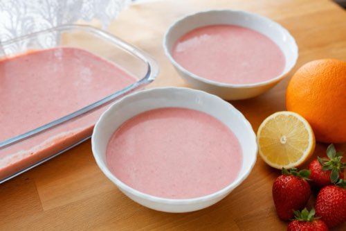 Cold strawberry soup with yogurt and orange
