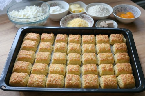 Pagáče: Slovak cheese and quark rolls