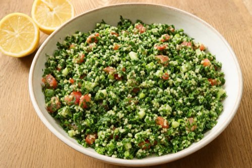 Tabbouleh – bulgurový šalát s petržlenovou vňaťou a mätou