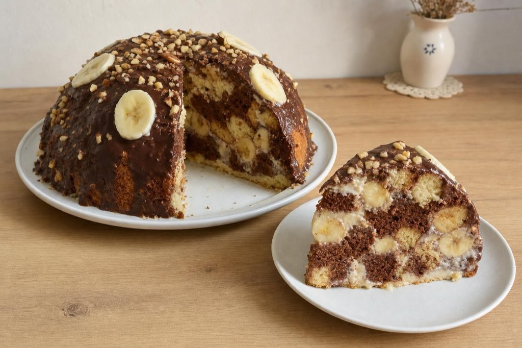 Pancho-Torte mit Joghurtböden und Bananen