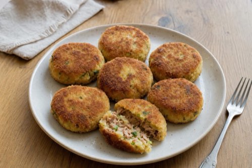 Tuna and potato patties with scallions