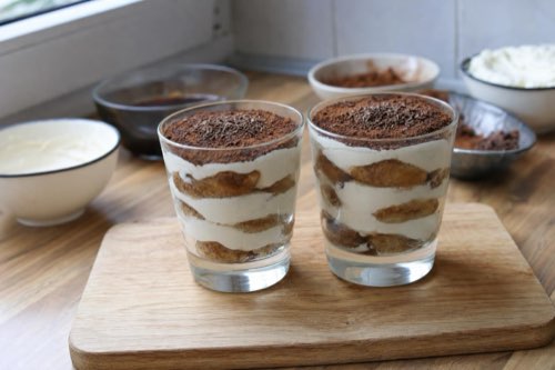 Quark tiramisu with coffee and cream liqueur