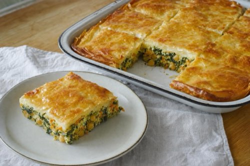 Vegetariánsky koláč so špenátom, cícerom a ricottou