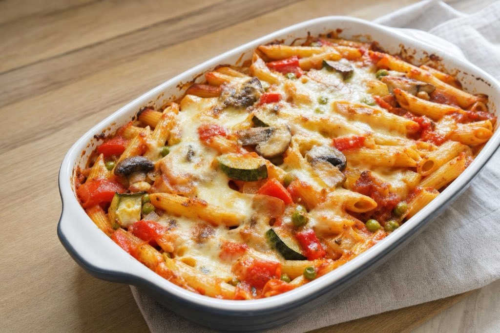 Zapečené penne so zeleninou a údenou mozzarellou