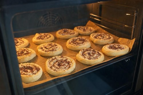 Mascarpone and chocolate puff pastry rolls