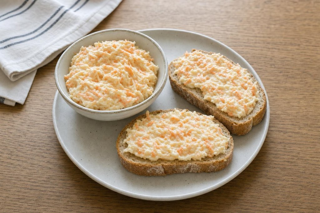 Celery root and carrot spread with yogurt